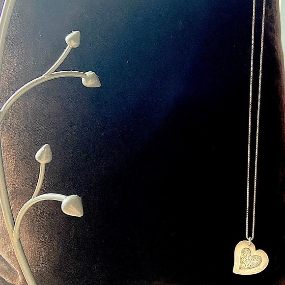 Silver heart necklace - Picture 1 of 1